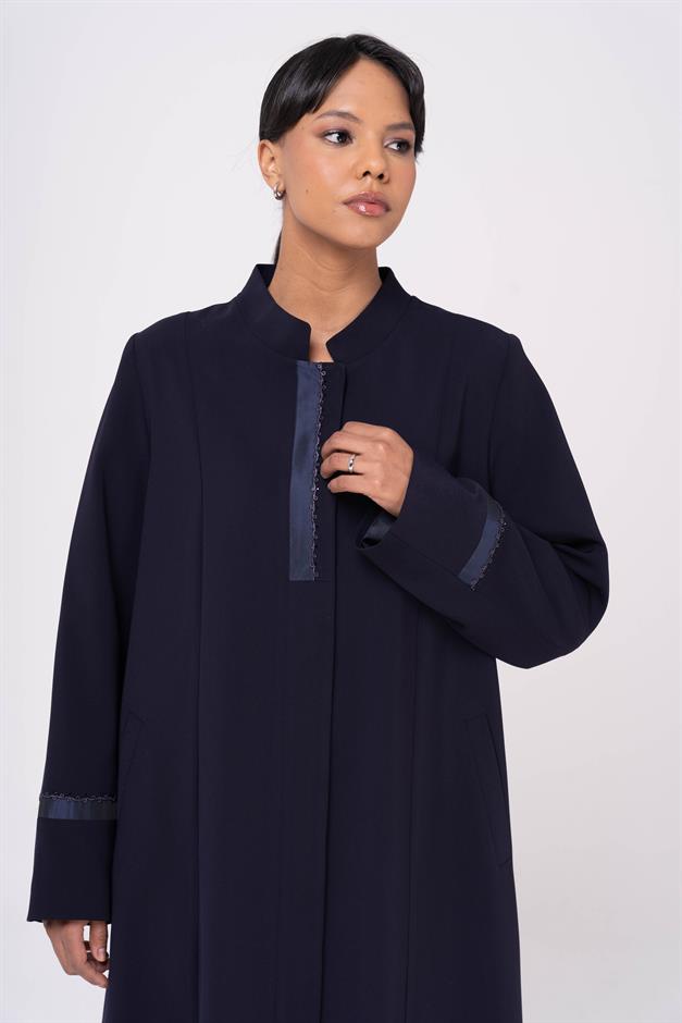 Hakim Yaka Tafta ve İşleme Detaylı Astarlı Büyük Beden Pardesü LACİVERT 6547