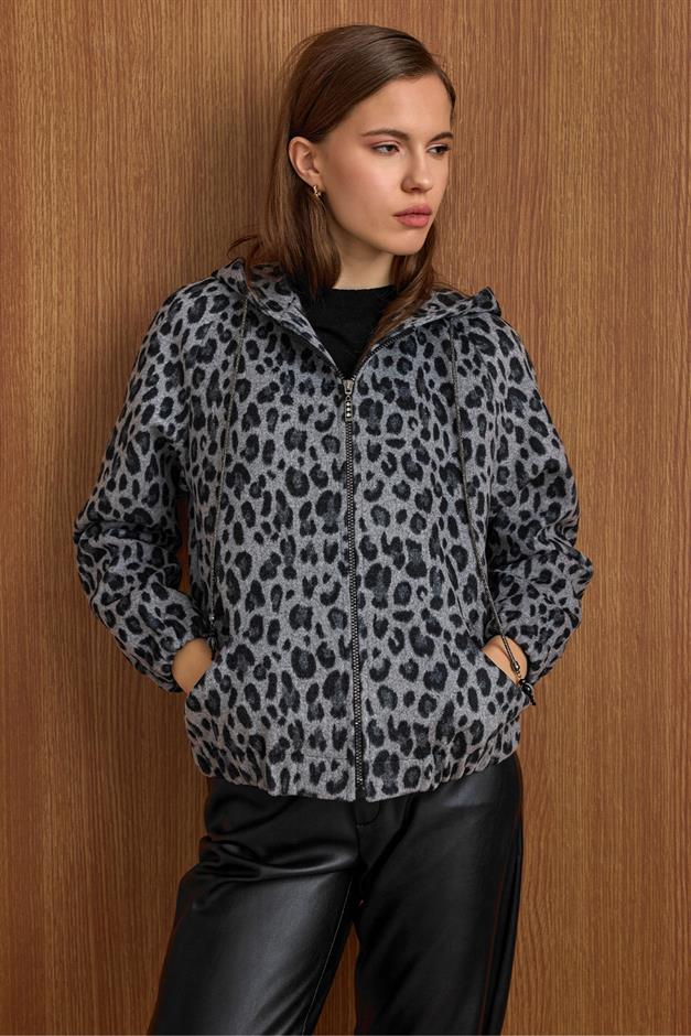 Kapüşonlu Beli Lastikli Oversize Leopar Desenli Kısa Kaban GRİ 3162-L