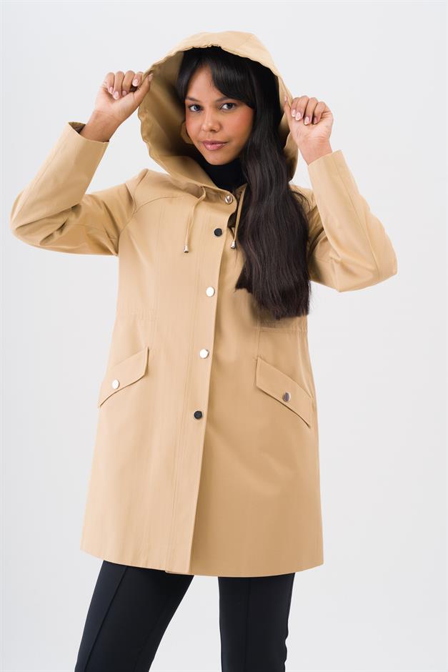 Kapüşonlu Çıt Çıt Kapamalı Arkası Büzgülü Su İtici Özellikli Trençkot KAMEL 6533