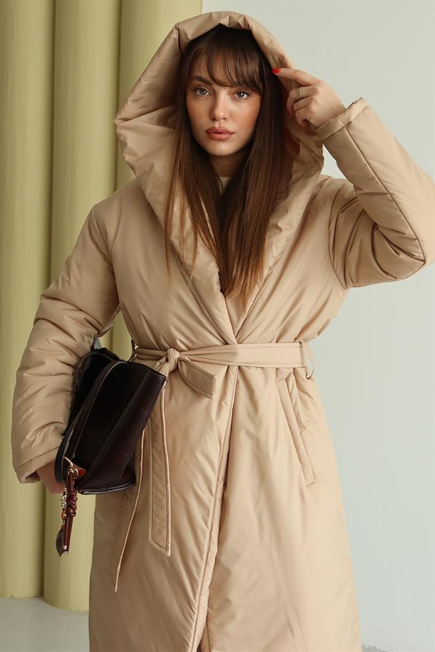 Kapüşonlu Çıt Çıt Kapamalı Elyaflı Uzun Mont BEJ 6815