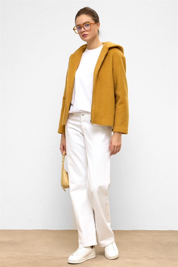 معطف قصير كبير الحجم مع تفاصيل سحاب وغطاء للرأس الخردل 3130