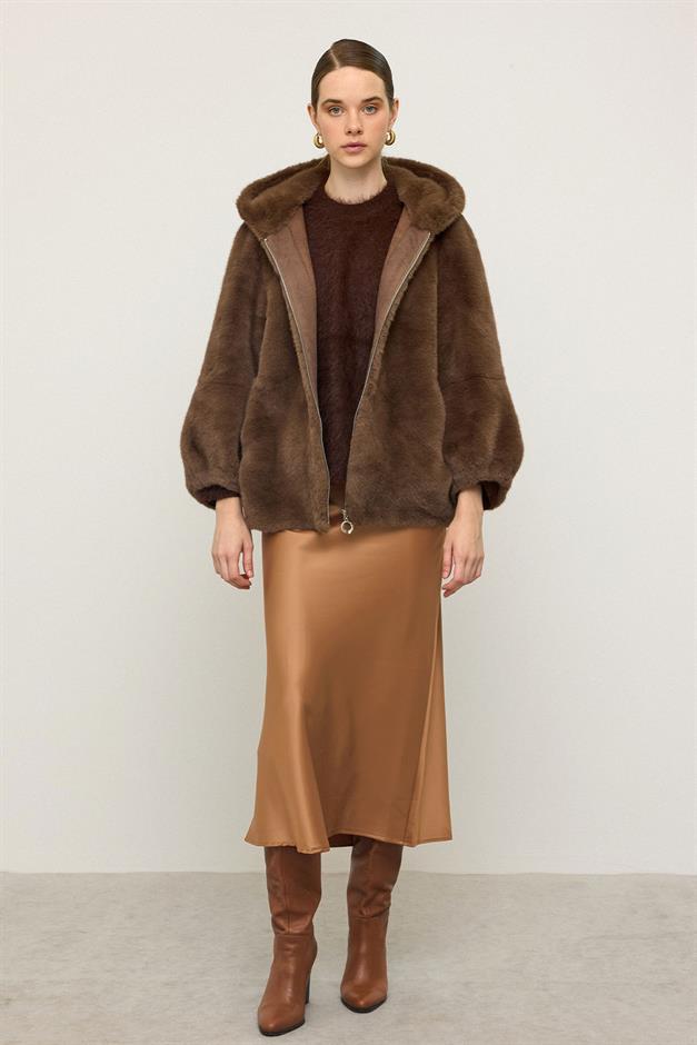 جاكيت حصري بمظهر الفرو مع غطاء للرأس وسحاب للإغلاق قهوة 1009