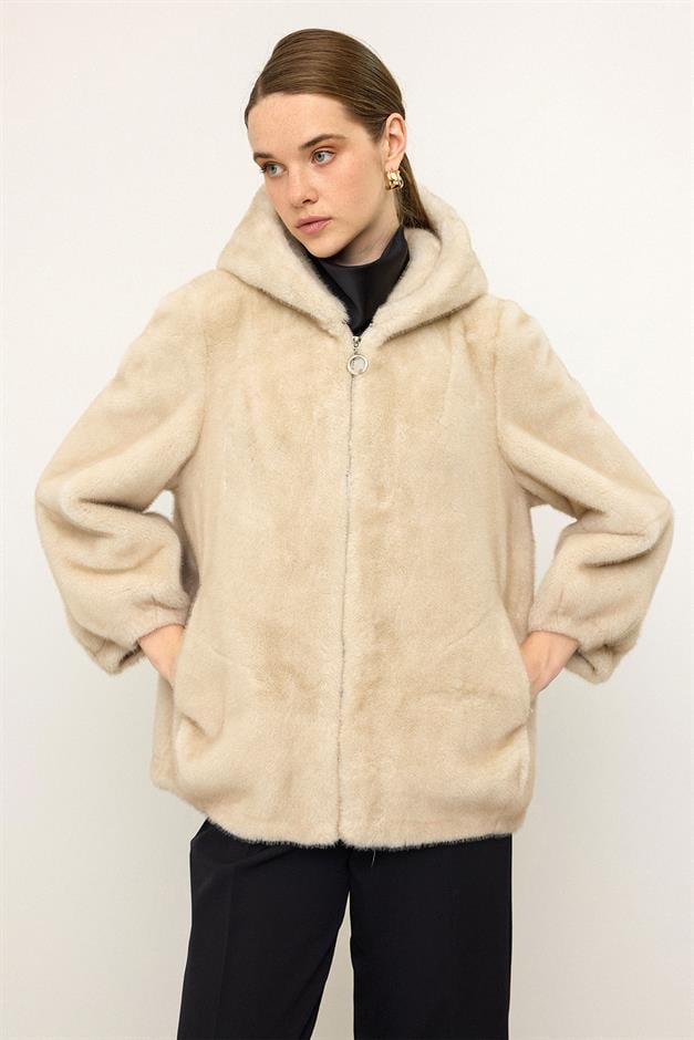 جاكيت حصري بمظهر الفرو مع غطاء للرأس وسحاب للإغلاق يفعل 1009