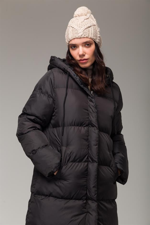 سترة منفوخة بغطاء رأس وسحاب أسود 6225