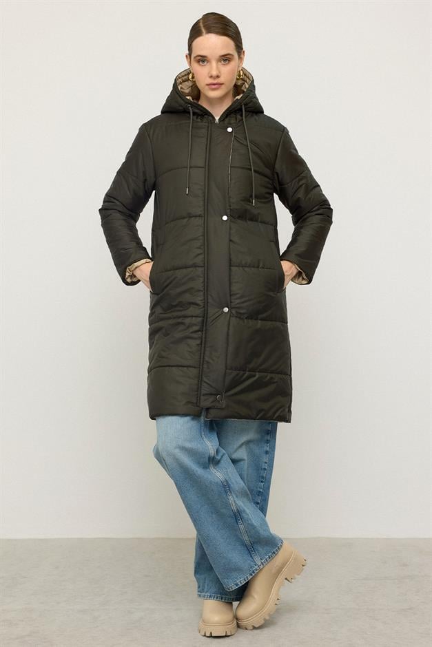 معطف غارني مبطن بغطاء للرأس ومفصل يمين 6782