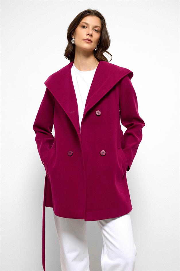معطف قصير مزدوج الصدر بغطاء للرأس ضارب الى الحمرة 3103
