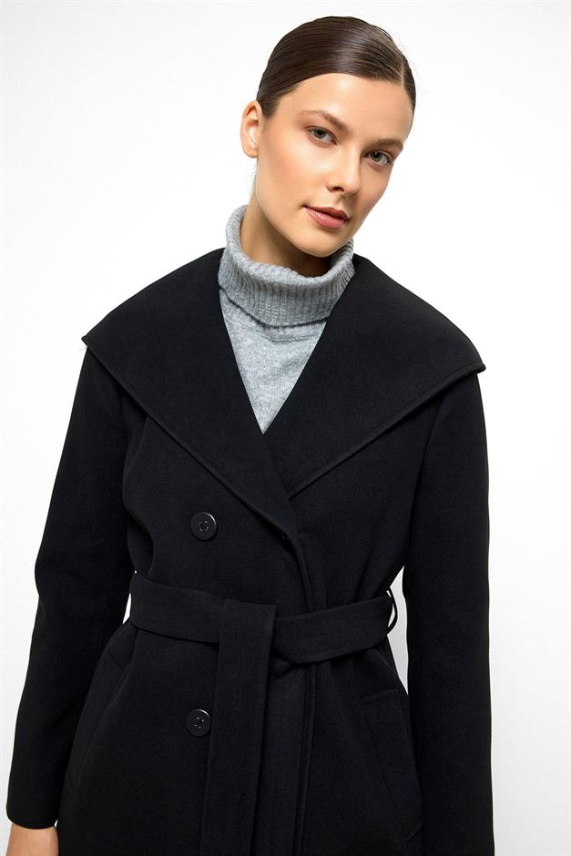 معطف قصير مزدوج الصدر بغطاء للرأس أسود 3103