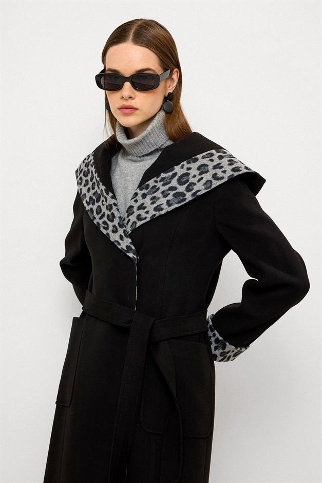 معطف بغطاء للرأس ونقشة جلد الفهد مع جيوب جانبية أسود 3123