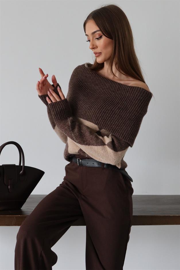 Kayık Yaka Baklava Desenli Soft Triko Kazak KAHVE 8282