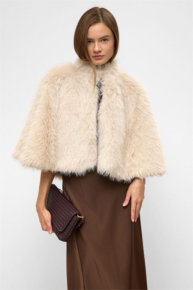 بونشو قصير من الفرو الصناعي يفعل 1013