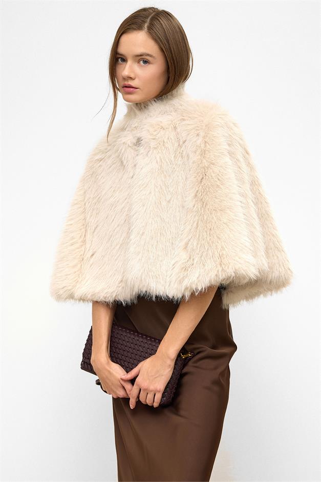 بونشو قصير من الفرو الصناعي يفعل 1013