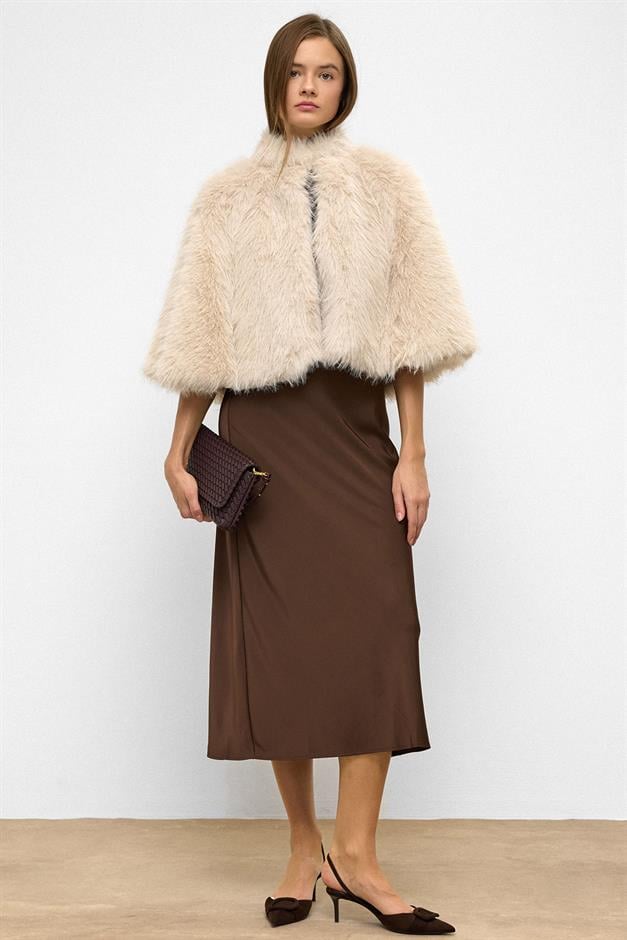 بونشو قصير من الفرو الصناعي يفعل 1013