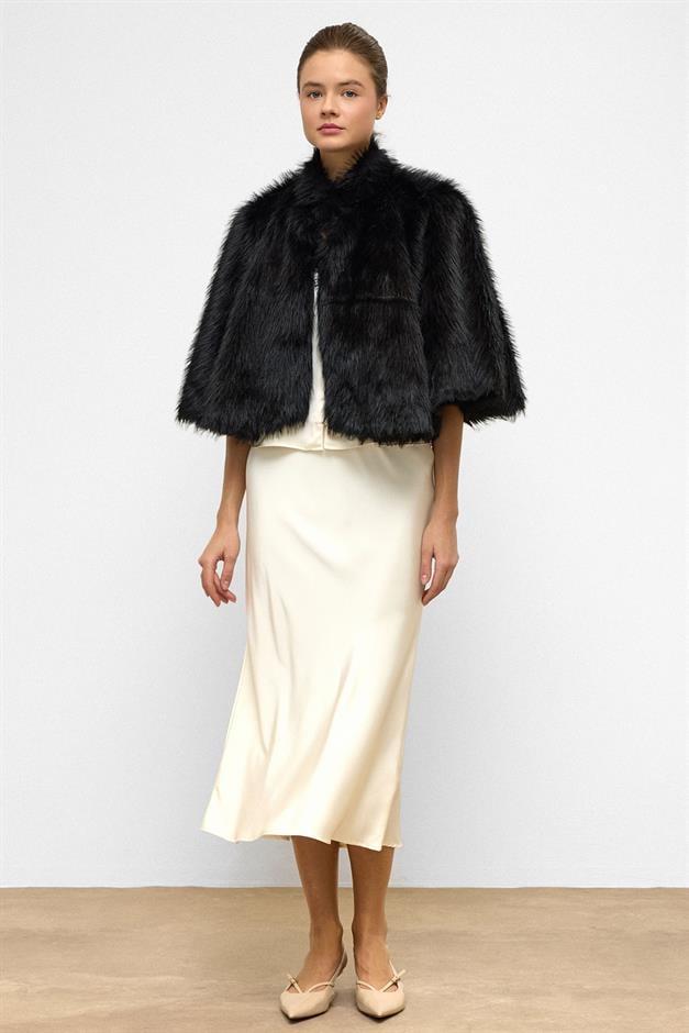 بونشو قصير من الفرو الصناعي أسود 1013