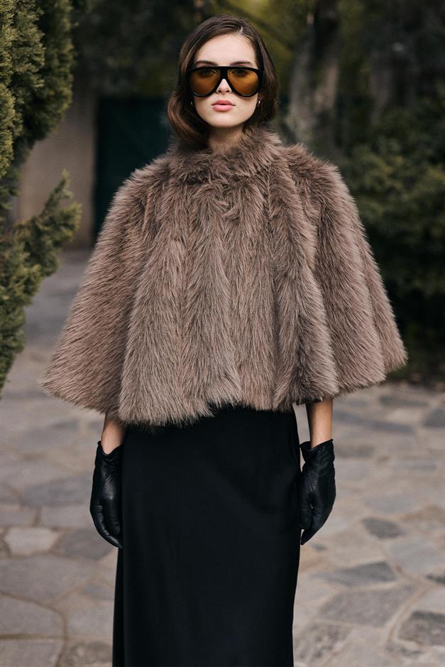 بونشو قصير من الفرو الصناعي فيزون 1013