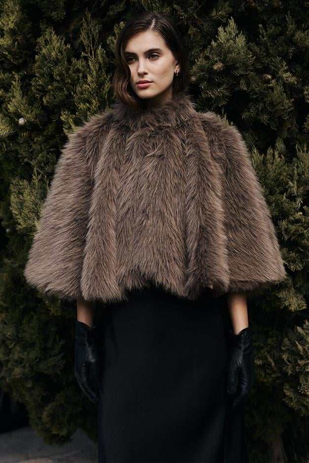 بونشو قصير من الفرو الصناعي فيزون 1013