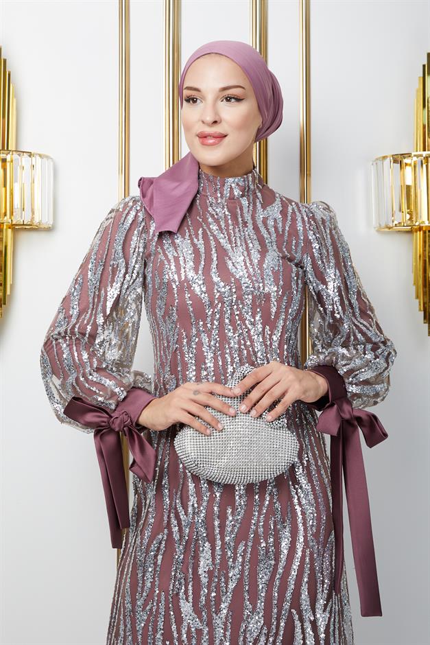 فستان سهرة من التول مع تطريزات مطرزة بالترتر ورد مجفف 1220