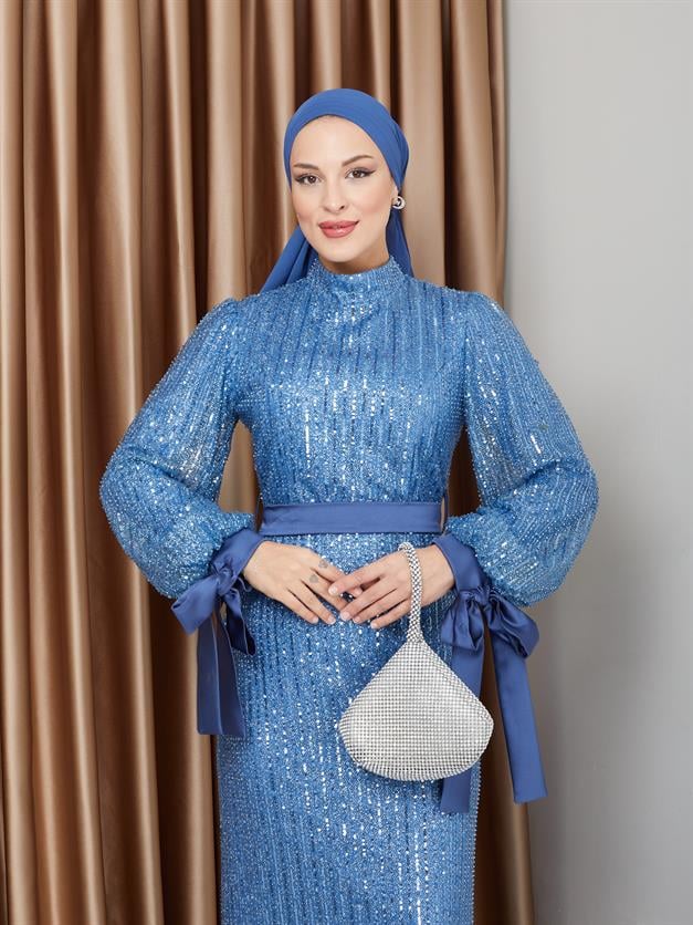 فستان سهرة حجابي مزين بالترتر مع تفاصيل فيونكة على فتحة الذراع أزرق 1222