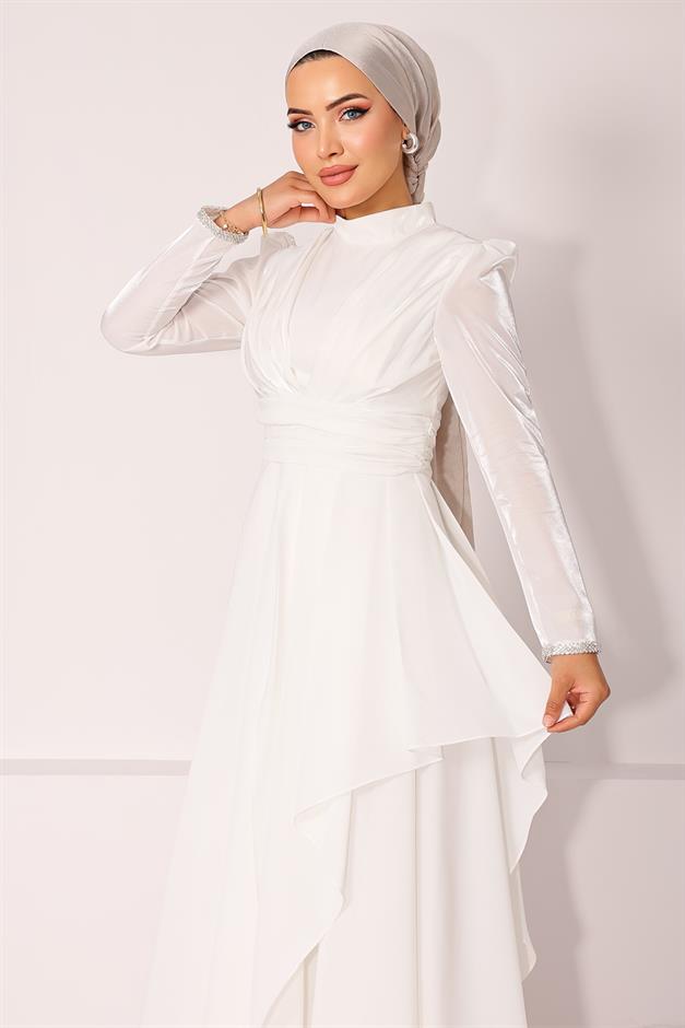 فستان سهرة حجاب من التفتا والساتان مع طيات مطرزة بالأحجار وتفاصيل كشكشة على فتحات الأكمام أبيض 1215