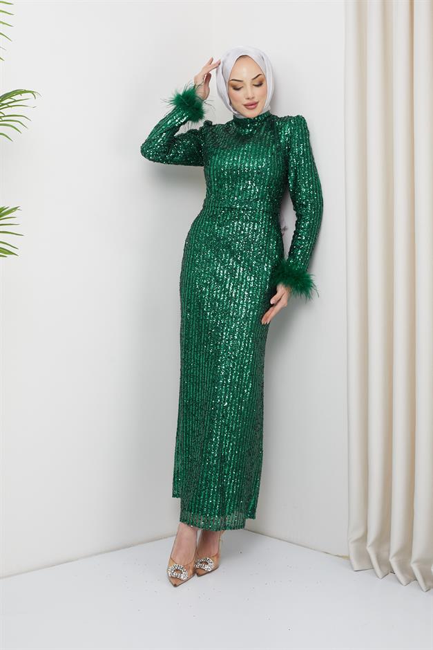 فستان سهرة من التول المزين بالترتر مع تفاصيل ريش على فتحة الذراع أخضر 1207
