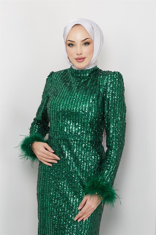 فستان سهرة من التول المزين بالترتر مع تفاصيل ريش على فتحة الذراع أخضر 1207