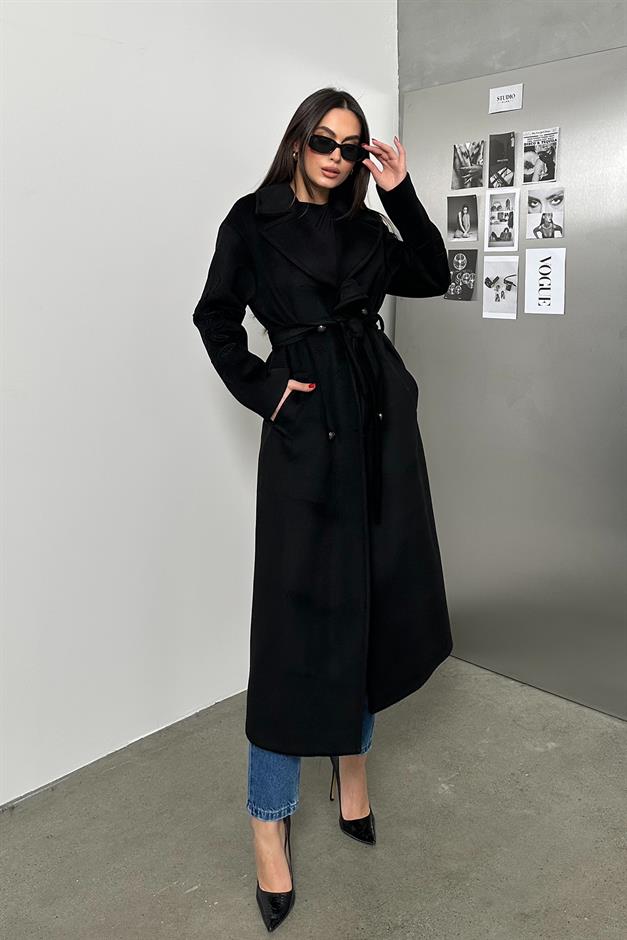 معطف كبير الحجم بأكمام مطرزة أسود 3085