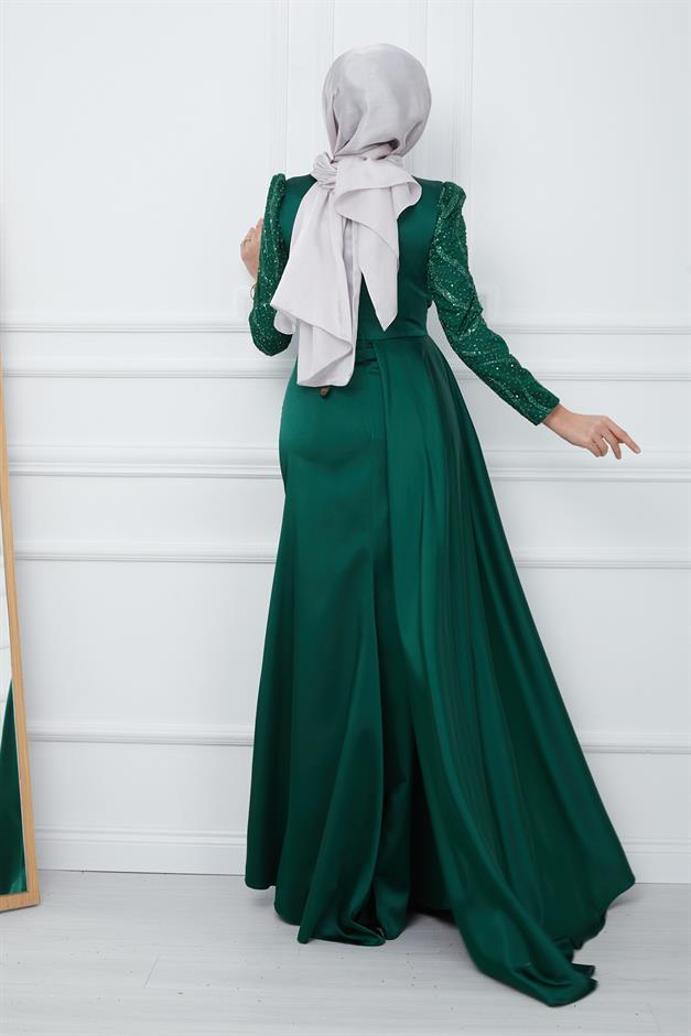 فستان سهرة من الساتان مع تفاصيل شيفون مطرزة على الأكمام والجزء الأمامي وتنورة كيب أخضر 1210
