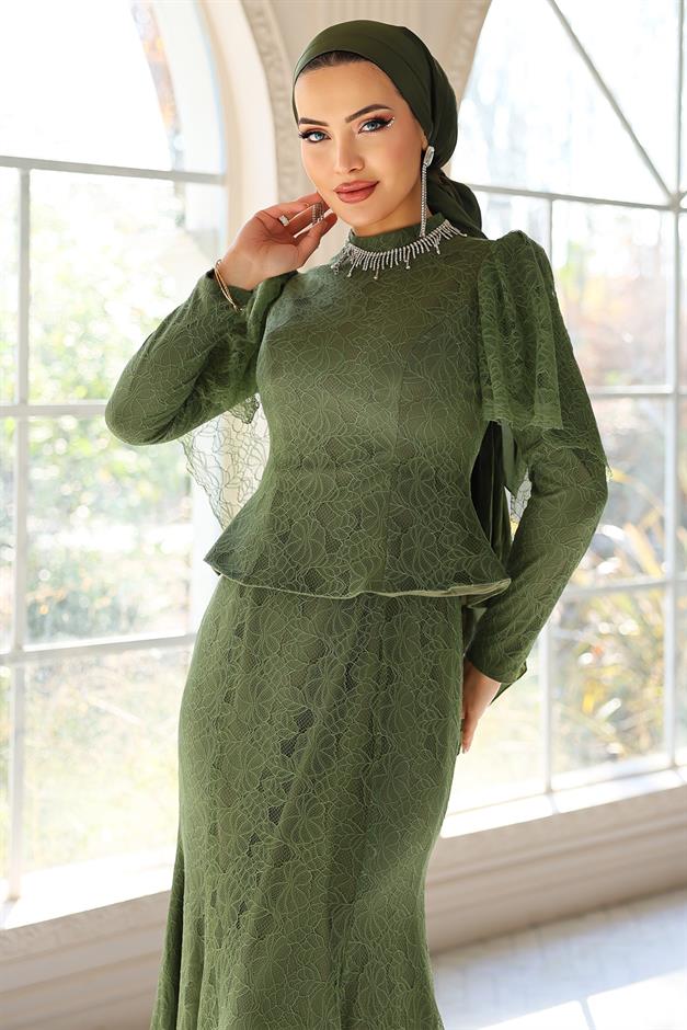Kolye Detaylı Balık Model Dantel Tesettür Abiye Elbise HAKİ 1058