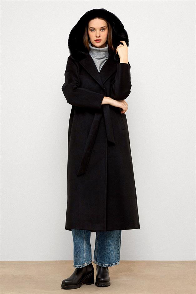 معطف فروي طويل بقلنسوة ورباط على الخصر أسود 3107