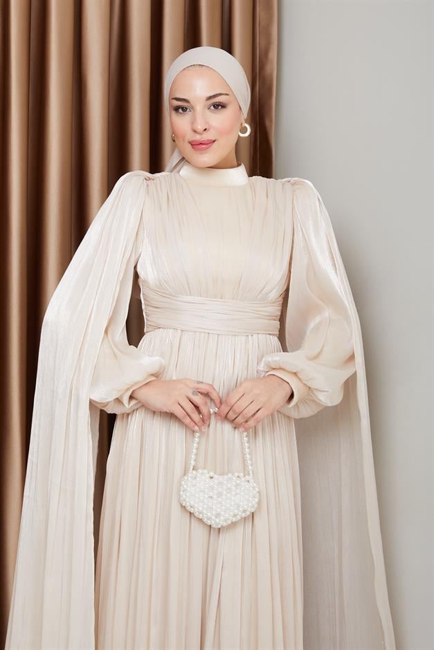 فستان سهرة حرير من يورغو مع وشاح وتفاصيل عباءة كريم 1237