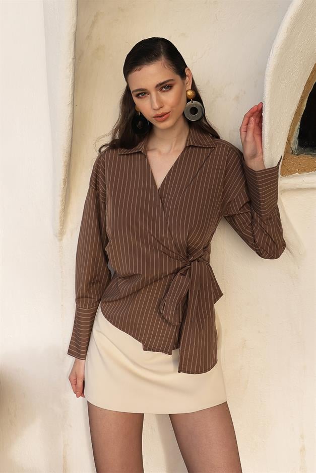 Manşet Detaylı Yandan Bağlamalı Çizgili Gömlek LATTE 9335