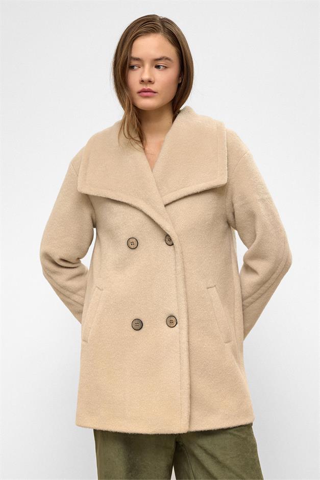 معطف واسع الصدر مع ياقة منديل بيج غامق 3129