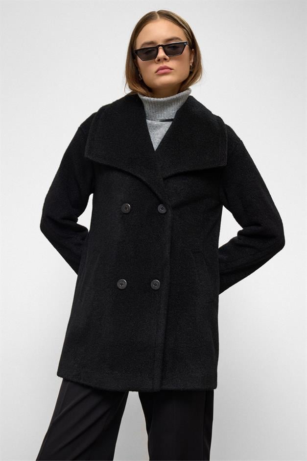 معطف واسع الصدر مع ياقة منديل أسود 3129