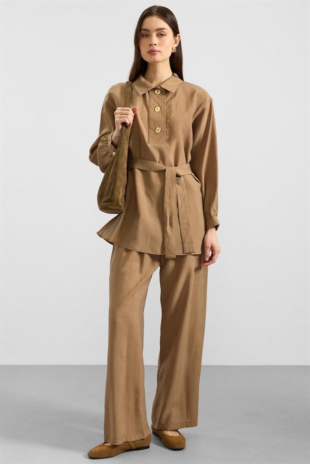 Metal Düğmeli Soft Kumaş Tunik Pantolon İkili Takım KAMEL 9397-TK