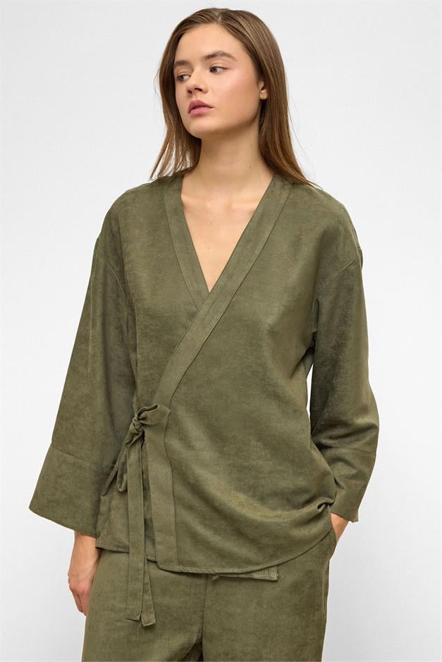 طقم كيمونو من قطعتين بمظهر جلد سويدي مع رباط أمامي يمين 9366-TK