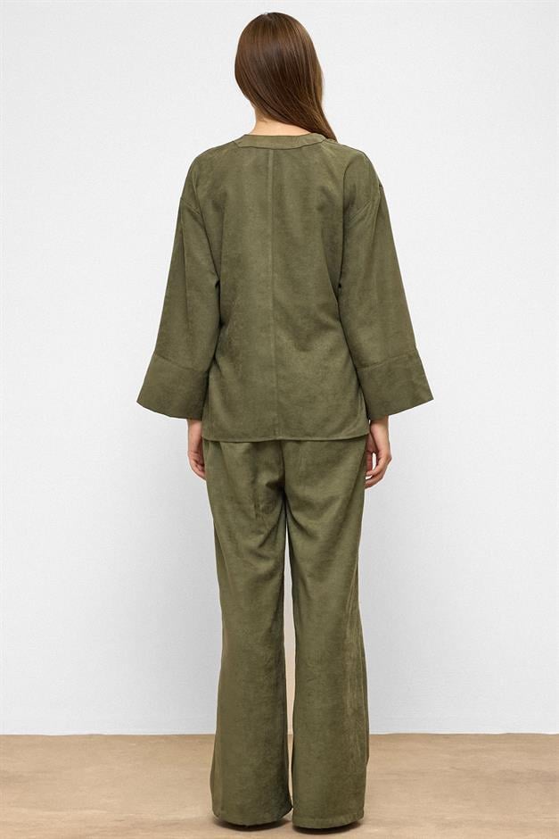 طقم كيمونو من قطعتين بمظهر جلد سويدي مع رباط أمامي يمين 9366-TK