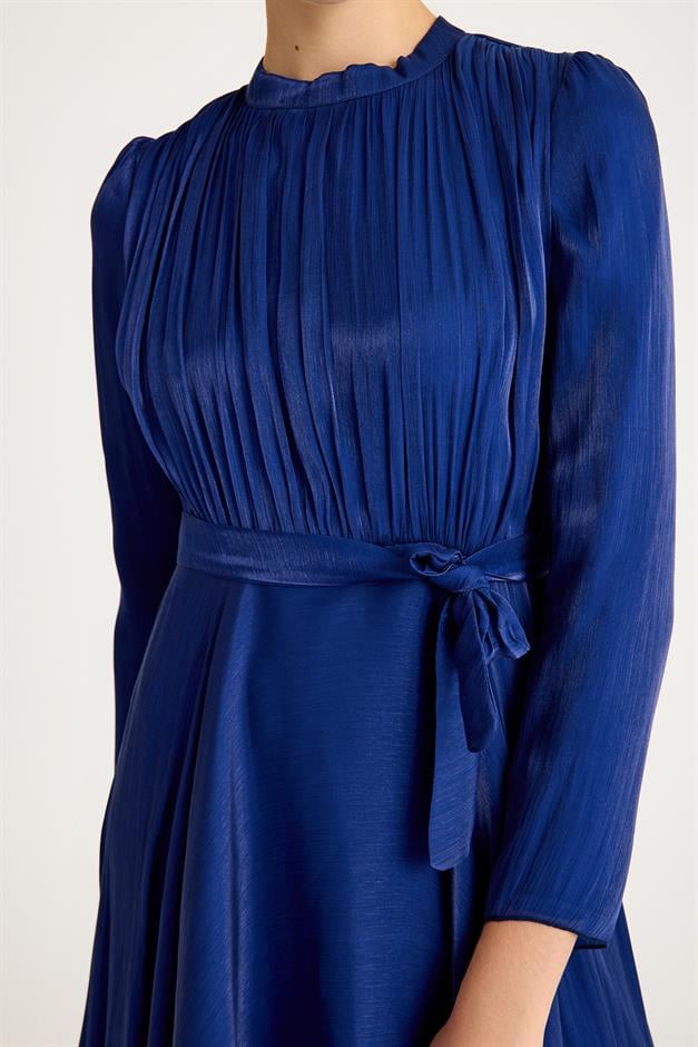 فستان سهرة شيفون كريستالي واسع مع تفاصيل أمامية مطوية إنديجو 4939-E