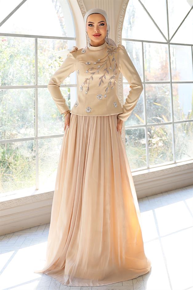 Önü Taş İşlemeli Saten Yoryo İpek Kombinli Tesettür Abiye Elbise BEJ 1055