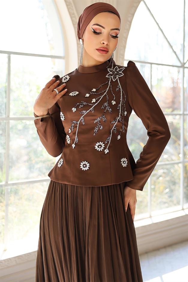 Önü Taş İşlemeli Saten Yoryo İpek Kombinli Tesettür Abiye Elbise KAHVE 1055