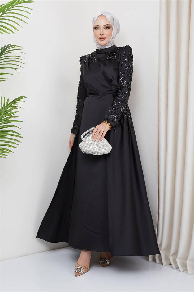 فستان سهرة من الساتان مع تفاصيل الترتر والحجر على الجهة الأمامية والأكمام أسود 1660