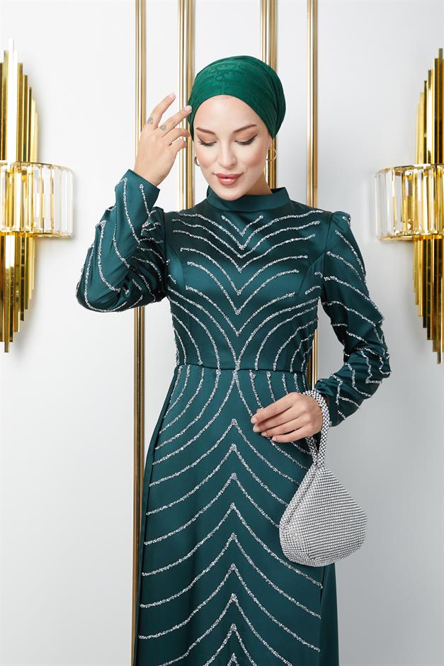 فستان سهرة ساتان محجبات مع أحجار في الأمام والأكمام وتنورة كيب أخضر 1674