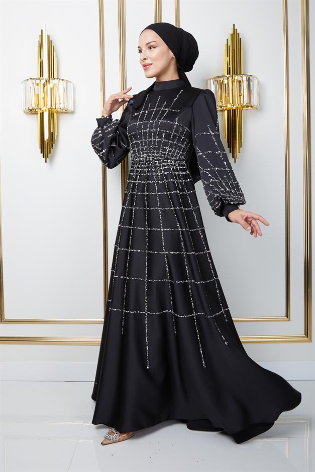 فستان سهرة ساتان واسع مع حجاب بأحجار وترتر في الأمام والأكمام أسود 1675
