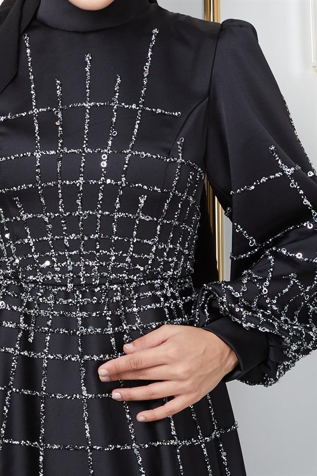 فستان سهرة ساتان واسع مع حجاب بأحجار وترتر في الأمام والأكمام أسود 1675