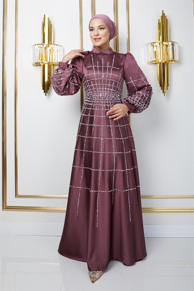 فستان سهرة ساتان واسع مع حجاب بأحجار وترتر في الأمام والأكمام ورد مجفف 1675