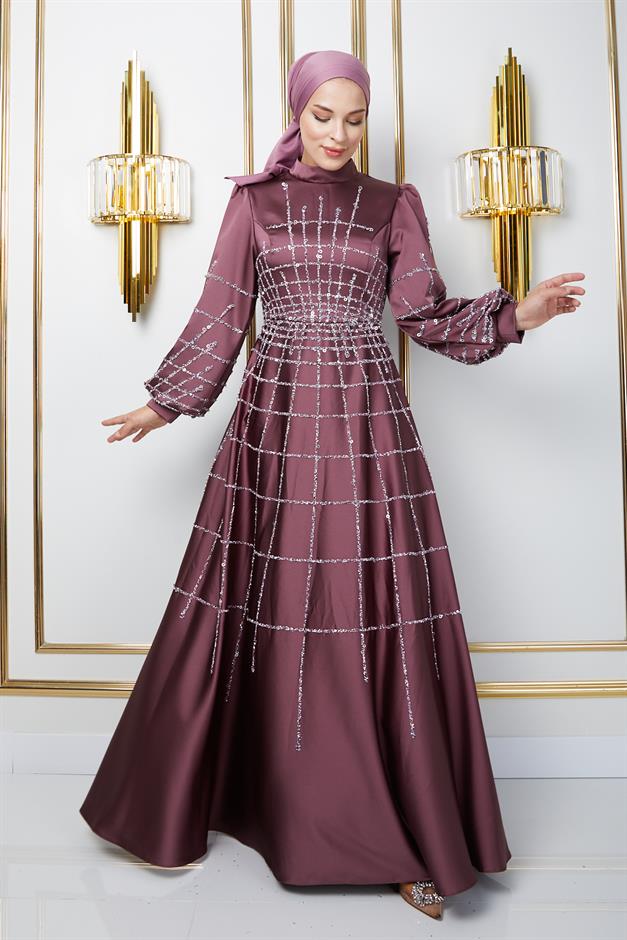فستان سهرة ساتان واسع مع حجاب بأحجار وترتر في الأمام والأكمام ورد مجفف 1675