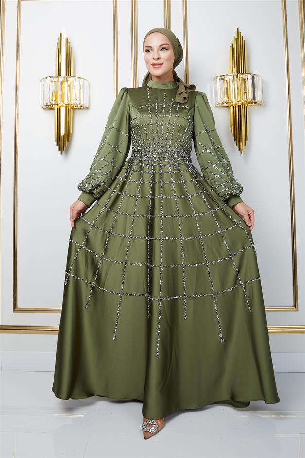 فستان سهرة ساتان واسع مع حجاب بأحجار وترتر في الأمام والأكمام أخضر فاتح 1675