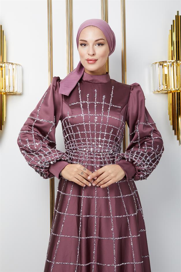 فستان سهرة ساتان واسع مع حجاب بأحجار وترتر في الأمام والأكمام ورد مجفف 1675