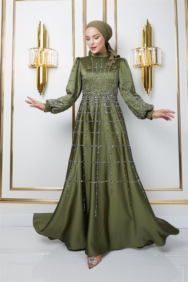 فستان سهرة ساتان واسع مع حجاب بأحجار وترتر في الأمام والأكمام أخضر فاتح 1675
