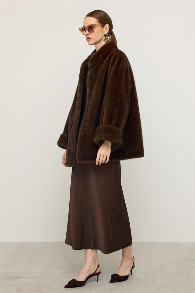 جاكيت طويل حصري بمظهر الفرو كبير الحجم القهوة السوداء 1007