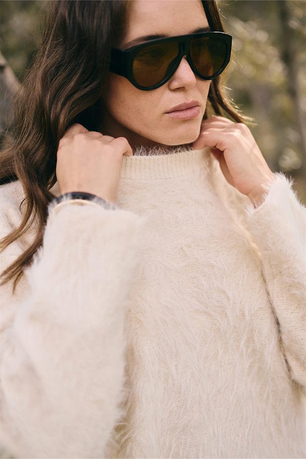 سترة ناعمة ورقيقة كبيرة الحجم كريم 8270