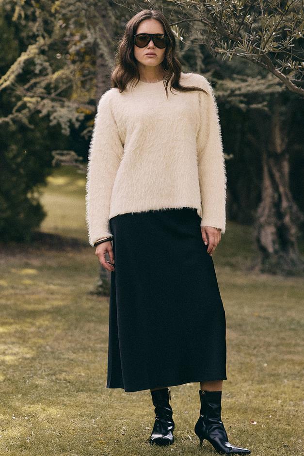 سترة ناعمة ورقيقة كبيرة الحجم كريم 8270